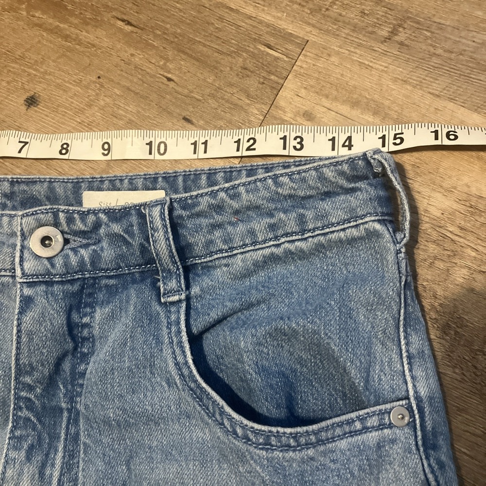 Women's Two-Tone Light Blue Cropped Jeans - Picture 5 of 10